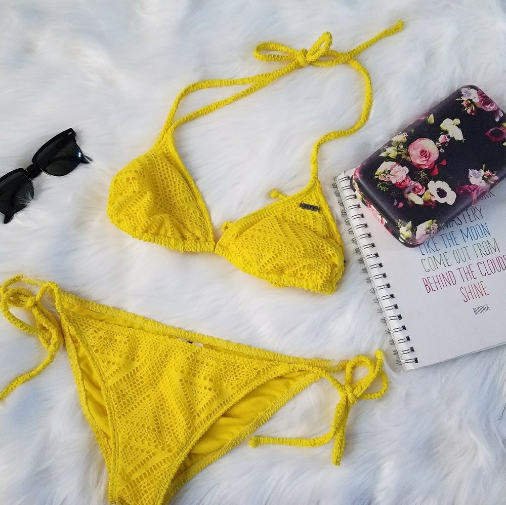 ROXY Crotchet Yellow String Bikini EUC!